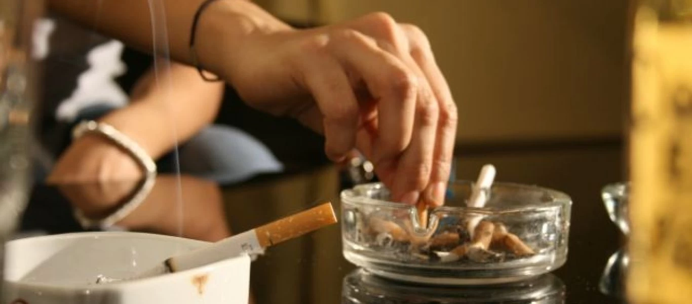 Καπνίζεις μέσα στο σπίτι; - Τρεις τρόποι να διώξεις την τσιγαρίλα!